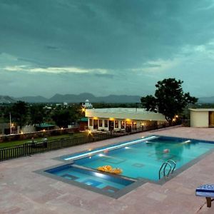 Hill Garden Resort